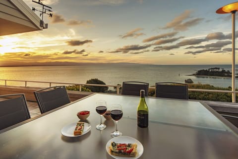 Aquavista - Nelson Waterfront Holiday Home