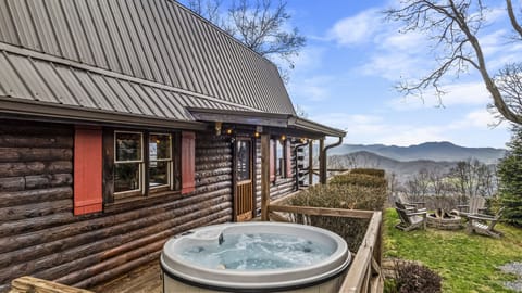 Hot tub 