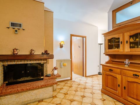 Property, Cabinetry, Building, Wood, Drawer, Dresser, Lighting, Interior Design, House, Chest Of Drawers