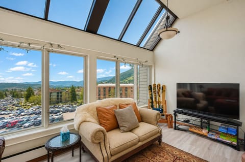 Condo, 3 Bedrooms | Living area | Smart TV