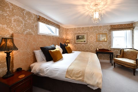 Deluxe Double or Twin Room | Premium bedding, down comforters, pillowtop beds, individually decorated