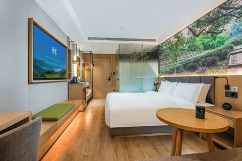 Business Single Room | Premium bedding, down comforters, pillowtop beds, minibar