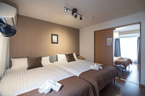 Classic Apartment | 2 bedrooms, desk, free WiFi