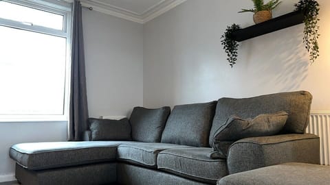 The Deeside - Buckley - Outlooks Accommodation