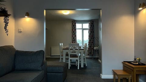 The Deeside - Buckley - Outlooks Accommodation