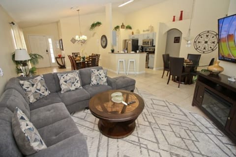 Villa, 4 Bedrooms | Living area