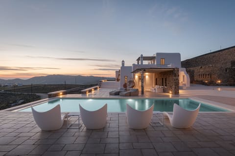 Luxury Villa | 6 bedrooms, Egyptian cotton sheets, premium bedding, memory foam beds
