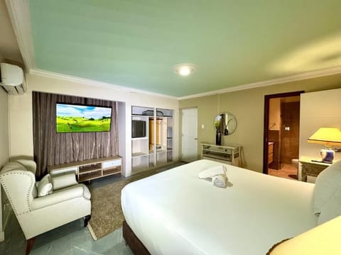 Junior Room | Egyptian cotton sheets, premium bedding, down comforters, in-room safe
