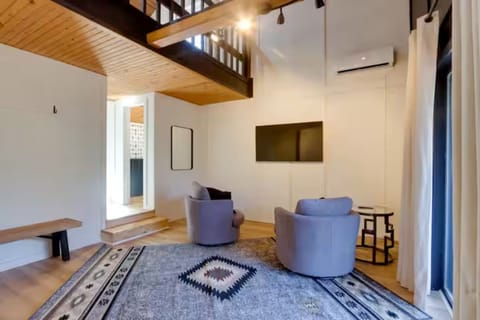 4d8b2660-f6d8-4271-a0de-baab85059316-13