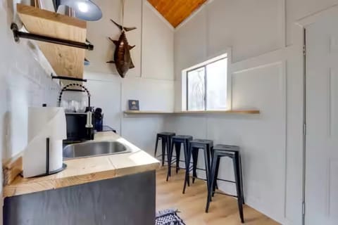 4d8b2660-f6d8-4271-a0de-baab85059316-03