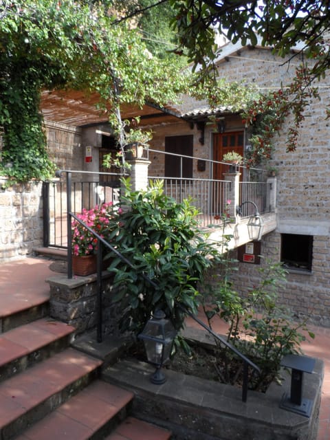 House, 2 Bedrooms, Smoking, Balcony | Property entrance