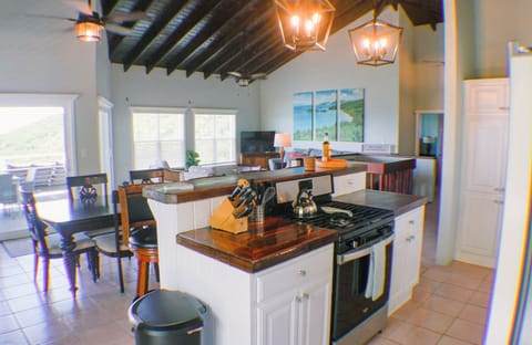 Kitchen/living room - open living spaces