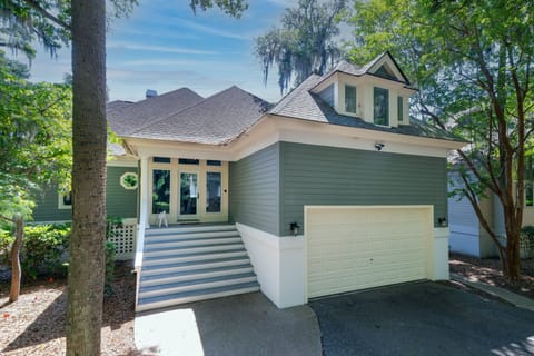 This home is over 3000 sq ft and has 4 bedrooms/4.5 baths.