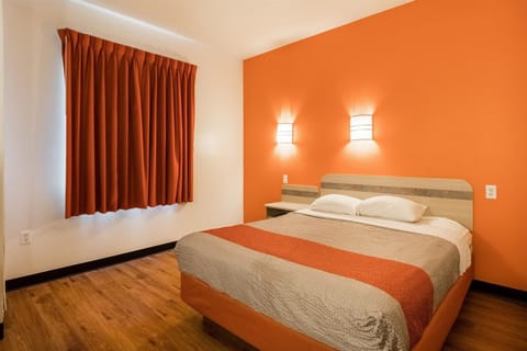 Free WiFi, bed sheets, alarm clocks