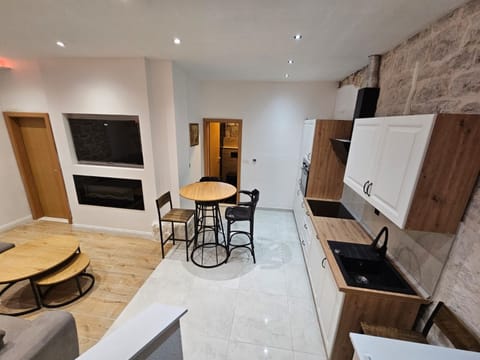 Living rom and kitchen