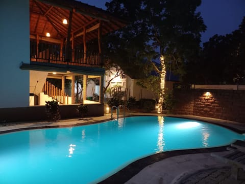 15 outdoor pools