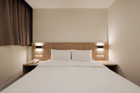 Standard Double Room, 1 Double Bed | Down comforters, desk, soundproofing, rollaway beds