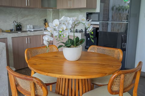 Family Villa, 3 Bedrooms, Kitchen, Garden View | Dining room