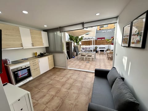 Elite Room, 1 Bedroom | Living area | Printers