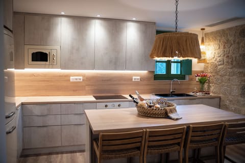 Superior Villa | Private kitchen | Fridge, microwave, oven, dishwasher