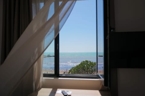 Double Room, Sea View | Free WiFi