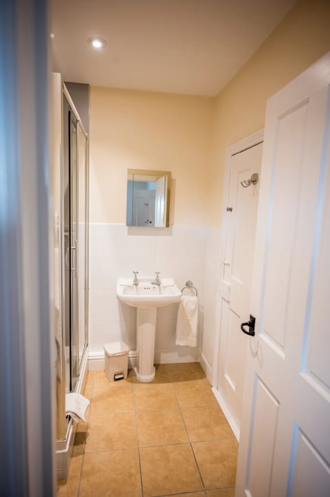 Individually furnished, bed sheets