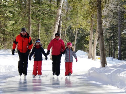 Patin au Parc des Pionniers à Saint Donat