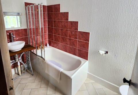 Superior Room, Valley View | Bathroom | Hair dryer