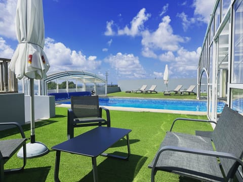 Seasonal outdoor pool