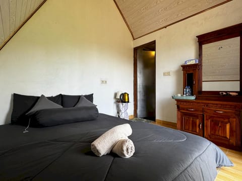 Standard Suite | 1 bedroom, laptop workspace, free WiFi, bed sheets