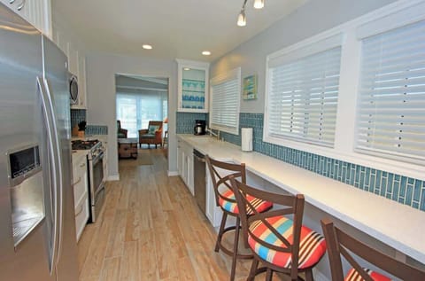 Kitchen & Bar seating