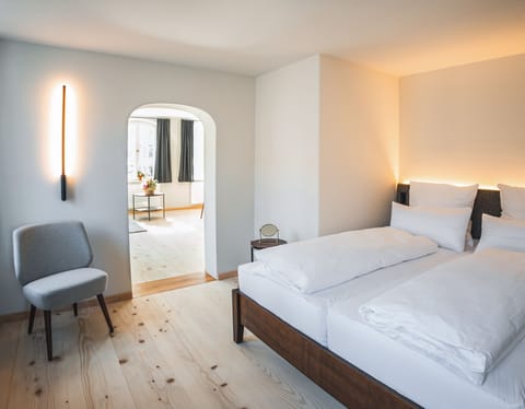 1 bedroom, premium bedding, minibar, in-room safe
