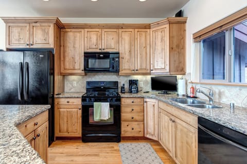 Well equipped kitchen