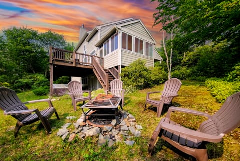 Welcome to The Nest at Pinecrest! (The hot tub is not available.)