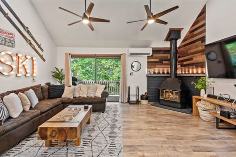 This warm and inviting living room says "Welcome". 