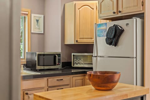 Full suite of appliances.