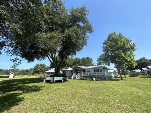 135 SW Evergreen Ct, "The White House" (1)