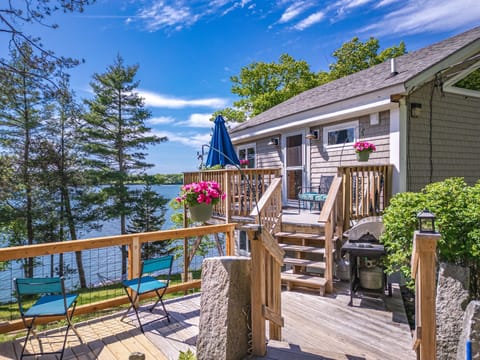 Welcome to water front Maine Living!