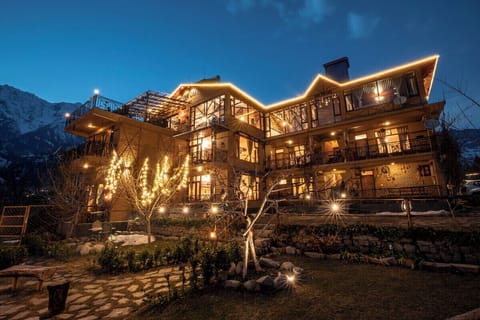 Front of property - evening/night