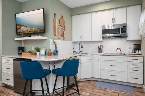 Spacious kitchen, perfect for every meal 🍴✨