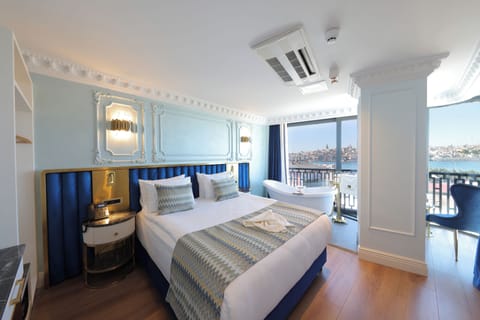 Presidential Room, Bathtub, Sea View | Premium bedding, minibar, in-room safe, desk