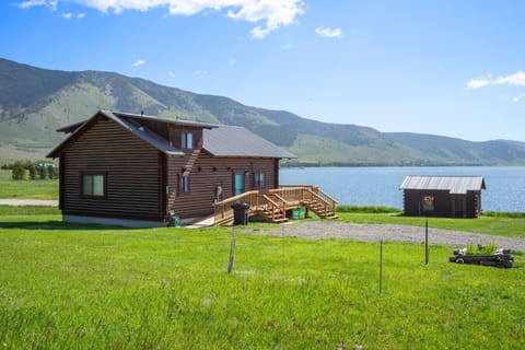 Spectacular Views of the Water