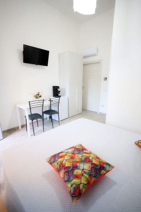 4 | Blackout drapes, free WiFi