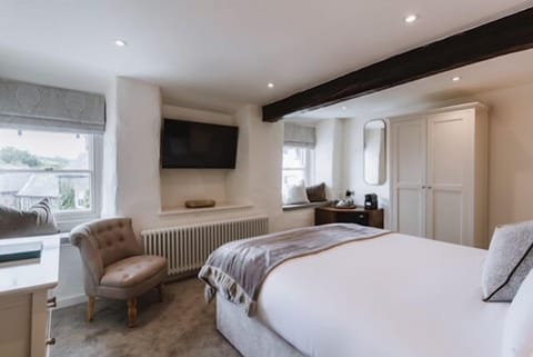 Double Room (Room 5 Second Floor) | Egyptian cotton sheets, premium bedding, minibar, bed sheets