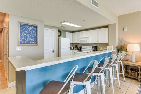 Dining | Dishware & Flatware Provided