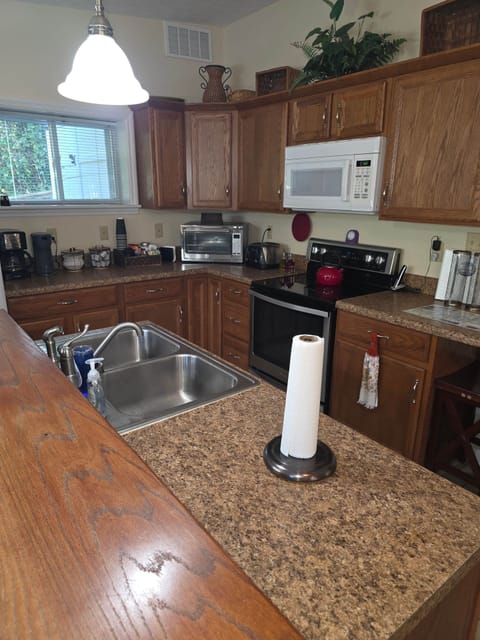 Pappaws 2 Kitchen/Coffee Bar