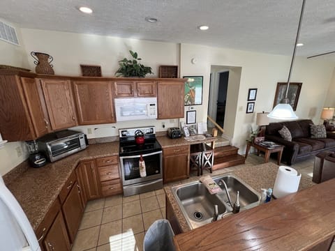 Pappaws Pad 2 Kitchen