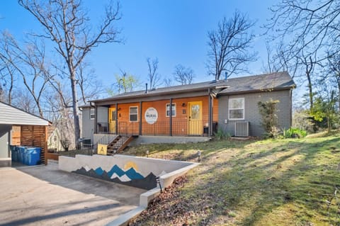 Welcome to Mural House Lodge - Both units A & B!