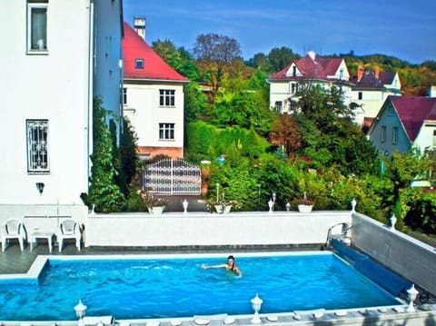 Seasonal outdoor pool