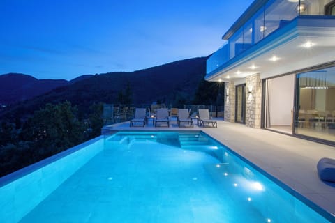 Private pool